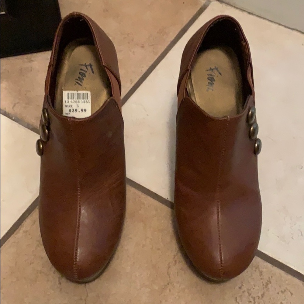 Brown ankle boots